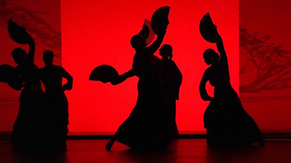 Bailaora de flamenco en escena